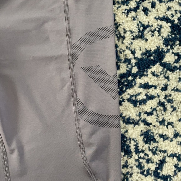 Cropped Virus Stay cool Leggings - Picture 3 of 4